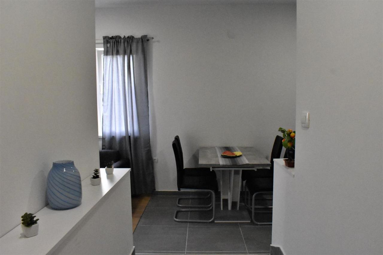 Apartmani Skorpion Kaštela Kültér fotó