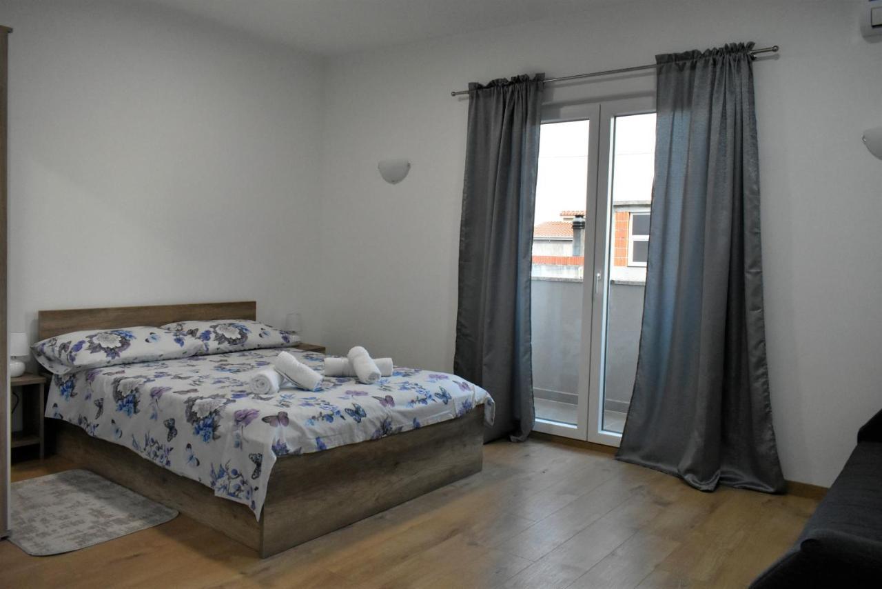 Apartmani Skorpion Kaštela Kültér fotó